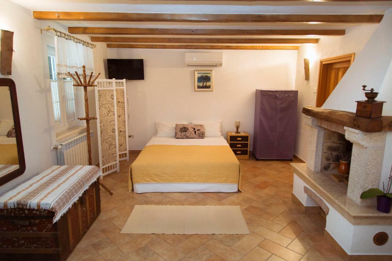 Apartments Tinka Brseč Extérieur photo