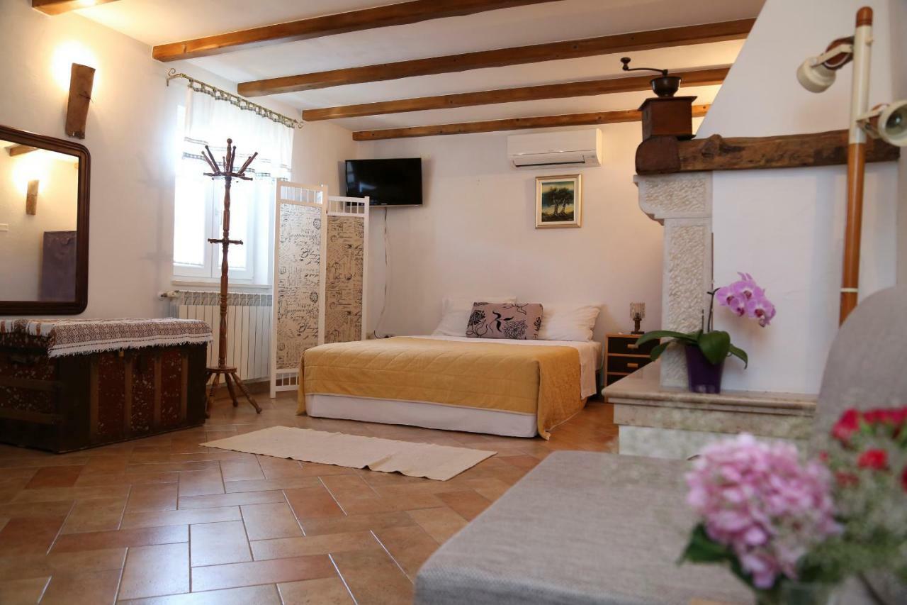 Apartments Tinka Brseč Extérieur photo