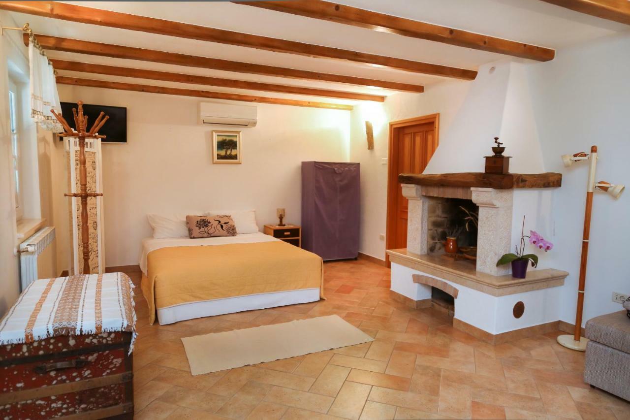 Apartments Tinka Brseč Extérieur photo