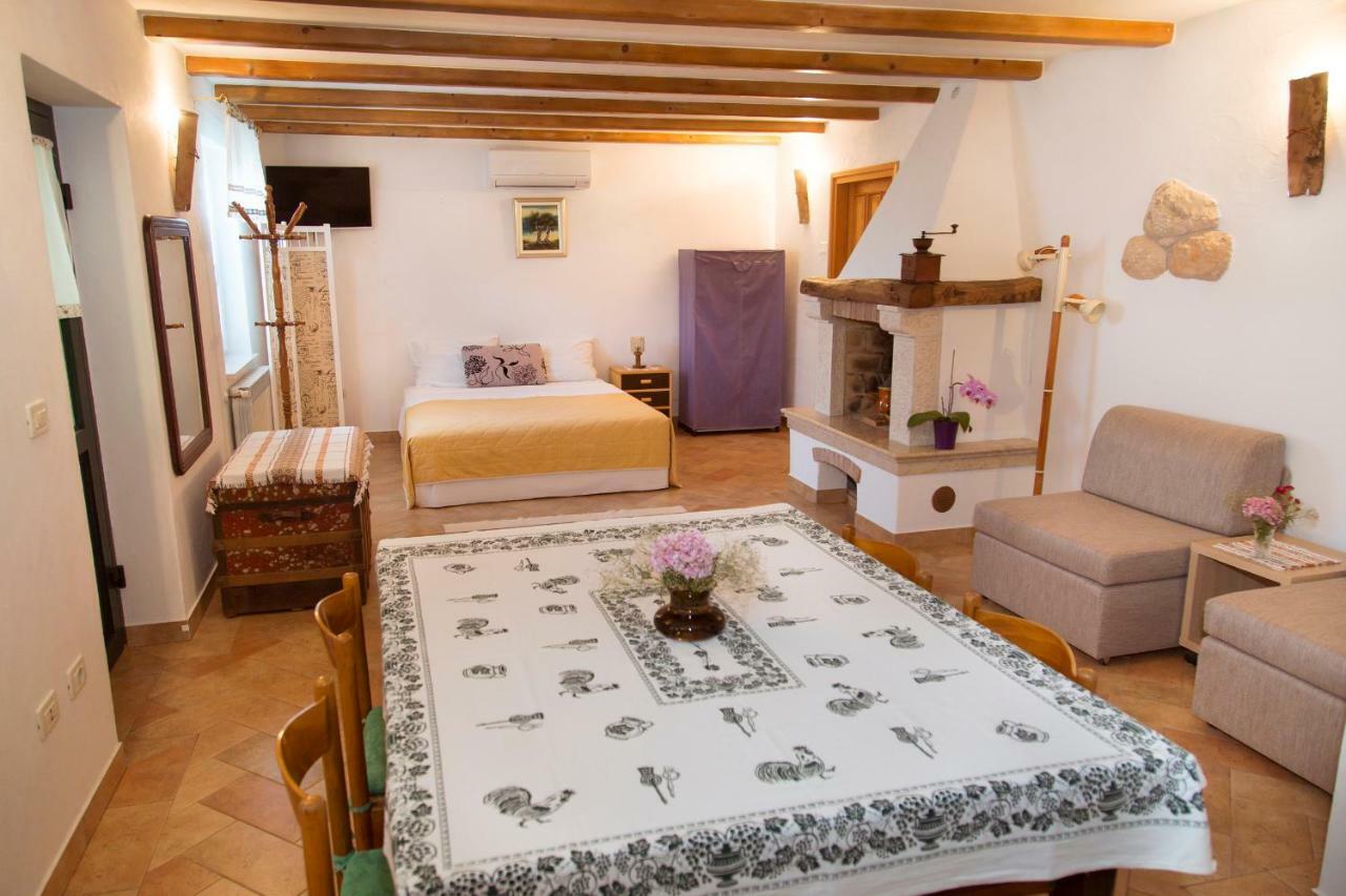 Apartments Tinka Brseč Extérieur photo