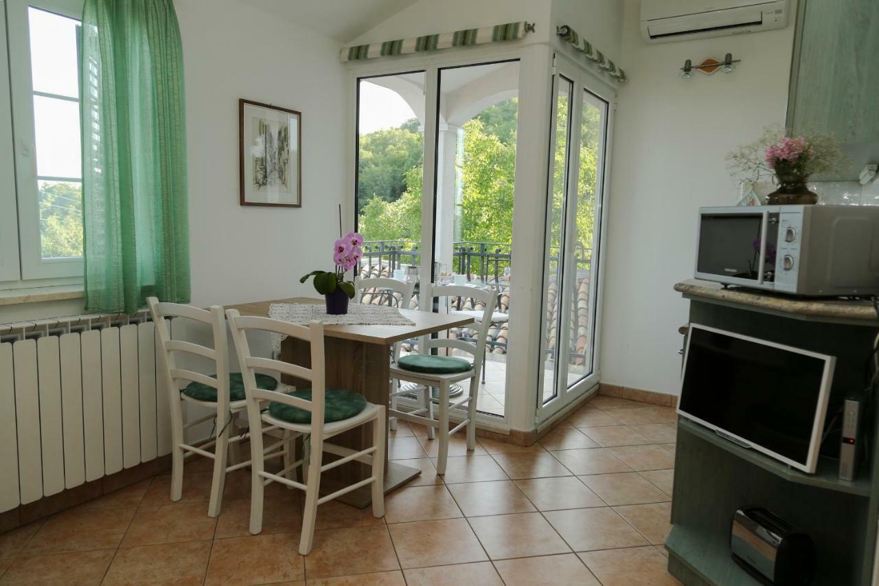 Apartments Tinka Brseč Extérieur photo
