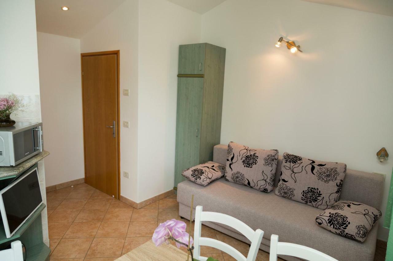 Apartments Tinka Brseč Extérieur photo