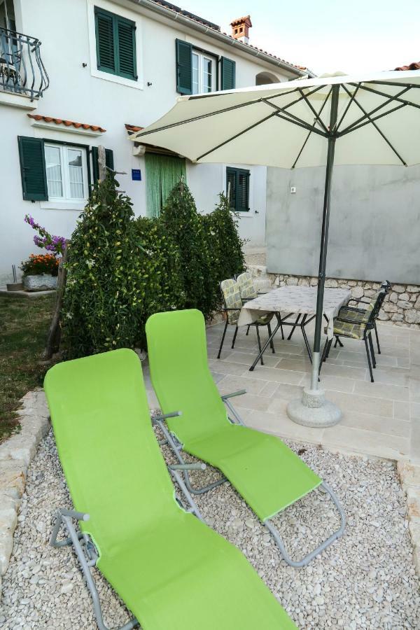 Apartments Tinka Brseč Extérieur photo