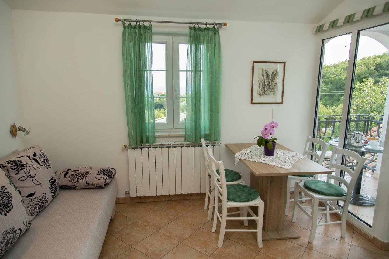 Apartments Tinka Brseč Extérieur photo