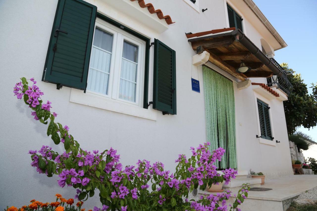 Apartments Tinka Brseč Extérieur photo